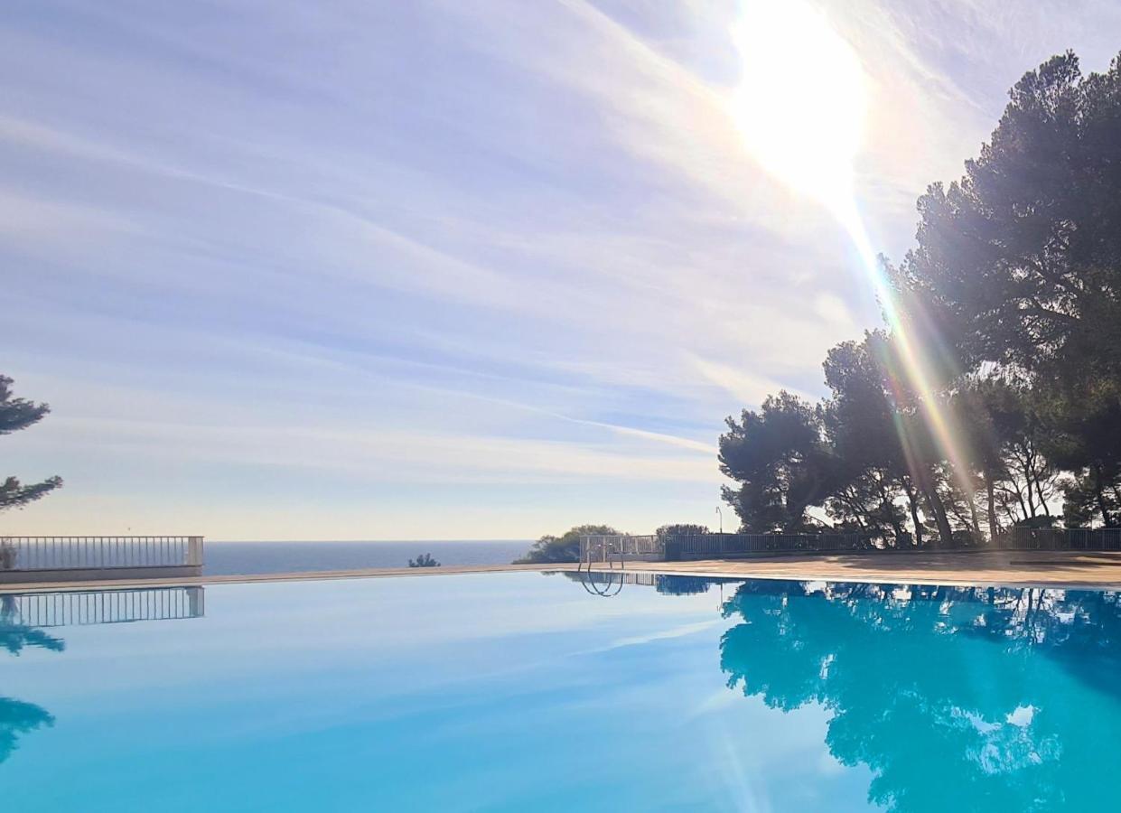Superbe Appartement Dans Cadre D'Exception - Piscine, Plage Et Tennis Prive Бандоль Экстерьер фото
